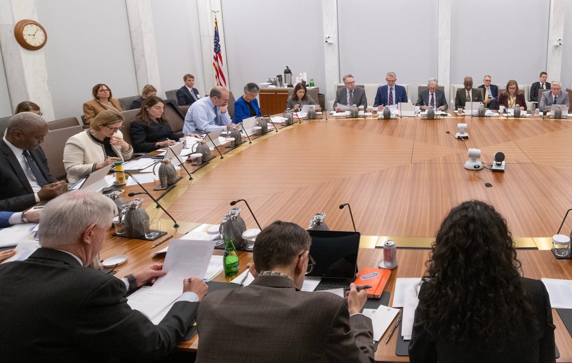 Fed Cuts Rates for Second Straight Meeting